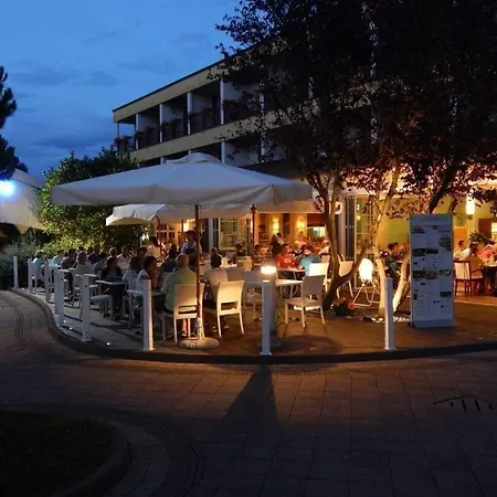 Estivo Premium Mobile Homes On Pra Delle Torri Campsite